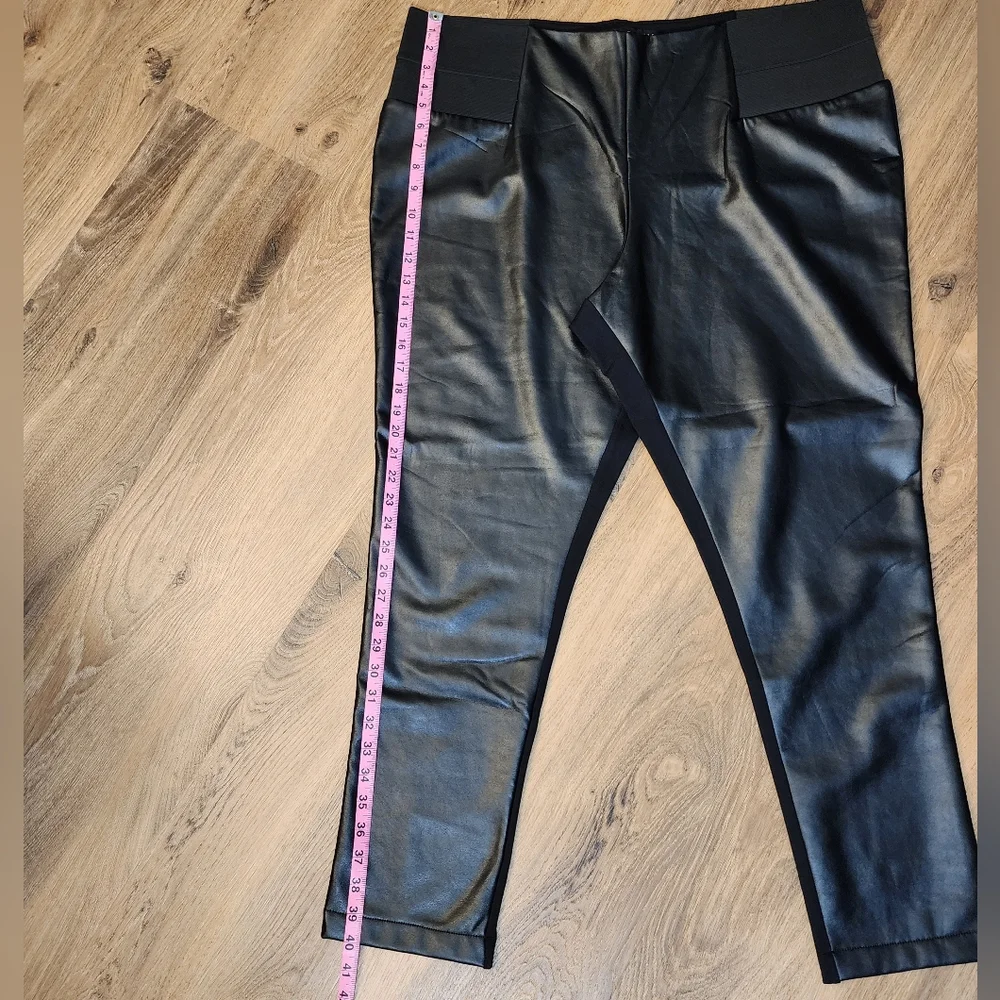 Eloquii Black Faux Leather Look Miracle Flawless Legging Pants Size 22 NWOT - Picture 3 of 5